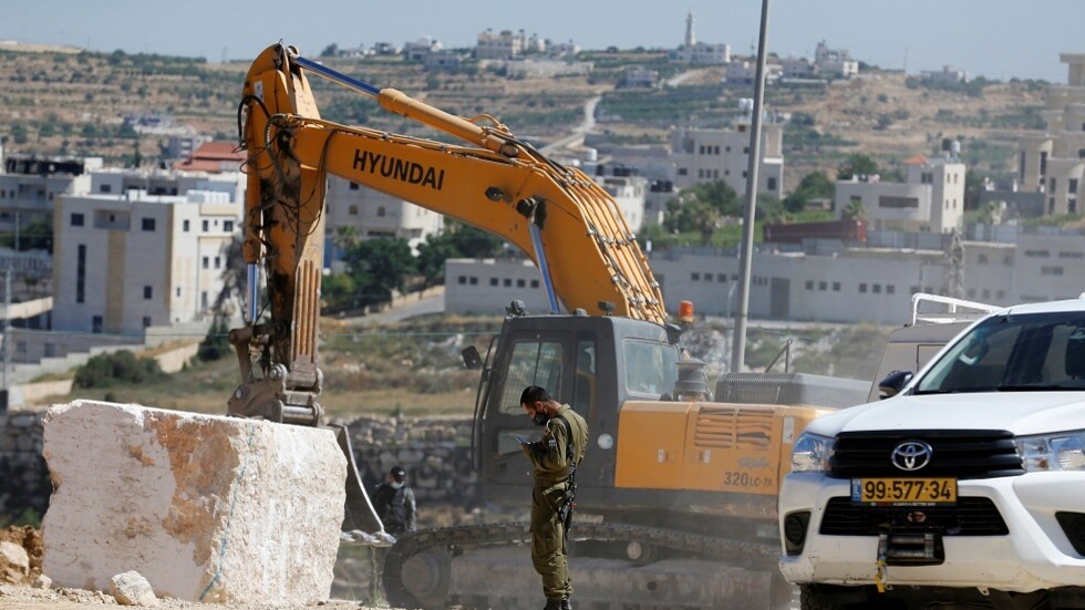 فلسطين.. مستوطن يدهس طفلا في الخليل