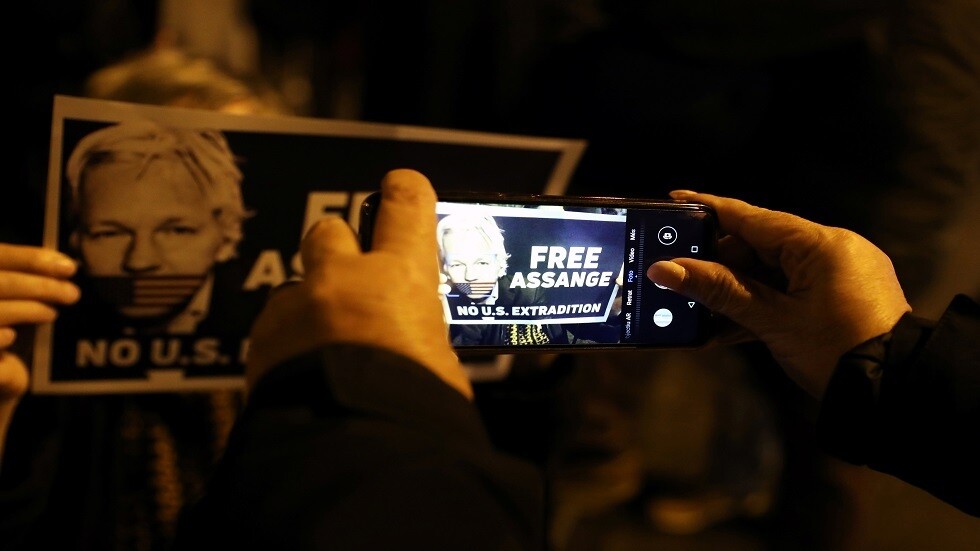 القضاء البريطاني يستأنف النظر في طلب تسليم جوليان أسانج لواشنطن