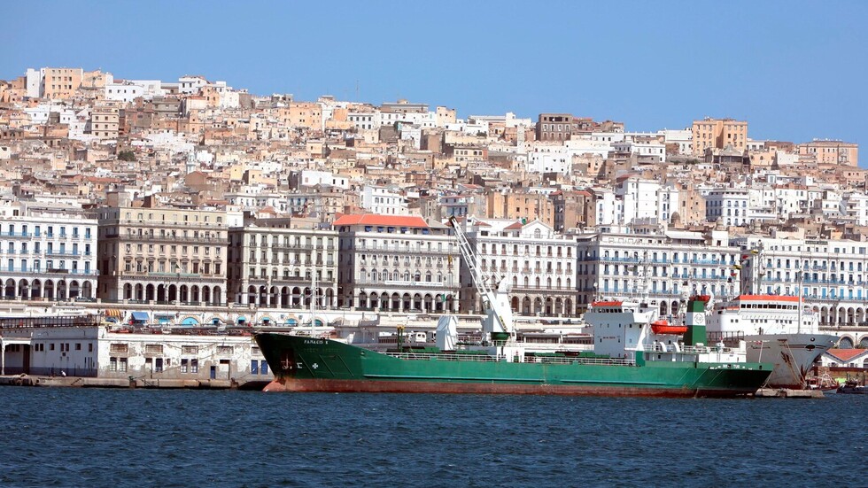 الجزائر تتجه نحو تفعيل قدراتها الاقتصادية والعلمية في الخارج لتنمية البلاد
