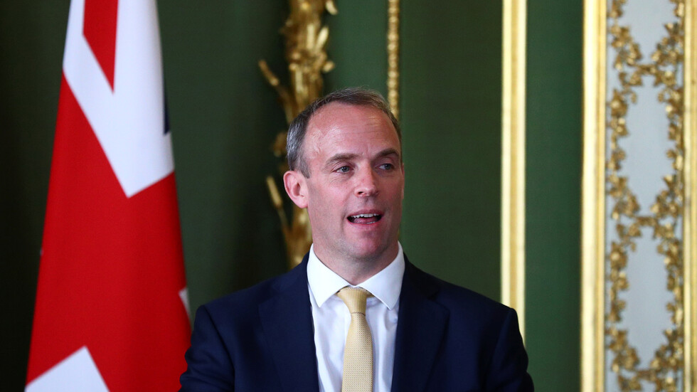 لندن تستدعي السفير الروسي على خلفية قضية المدون والناشط الروسي نافالني