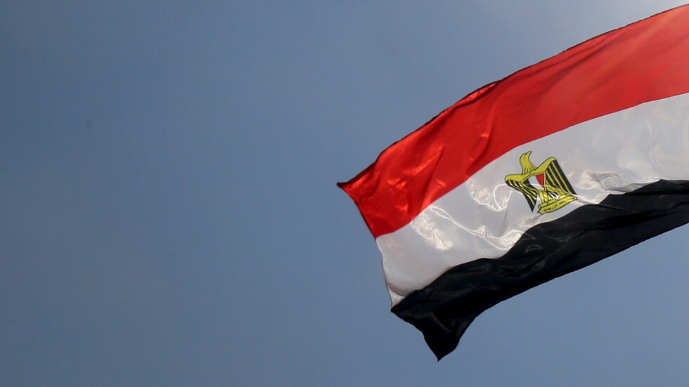 مصر.. إقامة حفل زفاف بطريقة غريبة (فيديو)