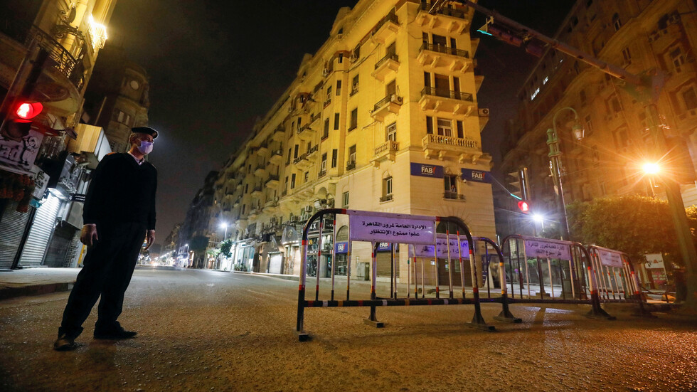 مصر.. اعترافات صادمة لسيدة بعد القبض عليها خلال ممارسة الجنس مع رجل أعمال في سيارة بشارع الجيش