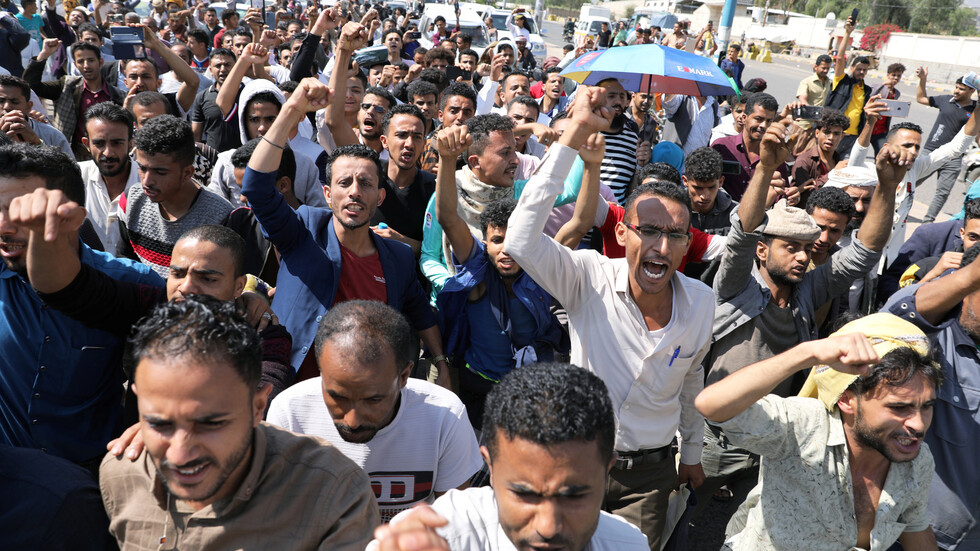 مظاهرات غاضبة في صنعاء بعد جريمة تعذيب وقتل شاب بطريقة وحشية
