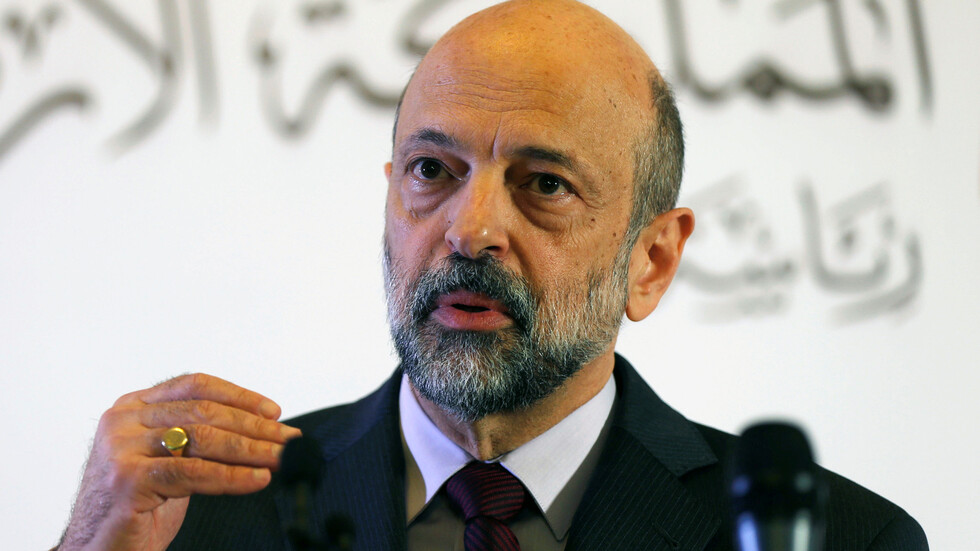 الرزاز يؤكد رفض الأردن لتطبيق "مناعة القطيع" كإجراء لمواجهة جائحة كورونا