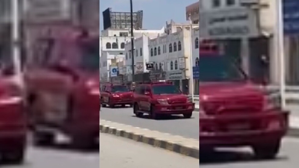 شاهد موكب سلطان عمان هيثم بن طارق الضخم - فيديو