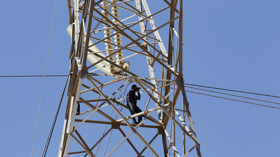 ليبيا.. سرقة خط كهرباء لمدة 4 أيام تبقي المواطنين في الظلام