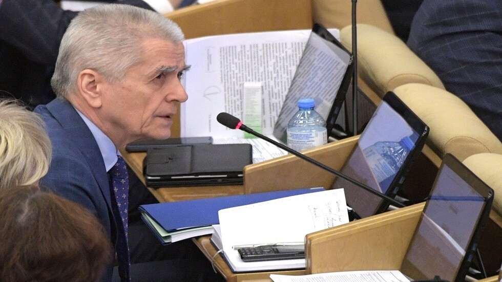 برلماني روسي يحذر من إثارة الذعر بشأن أرقام قياسية يسجلها الفيروس التااجي في العالم