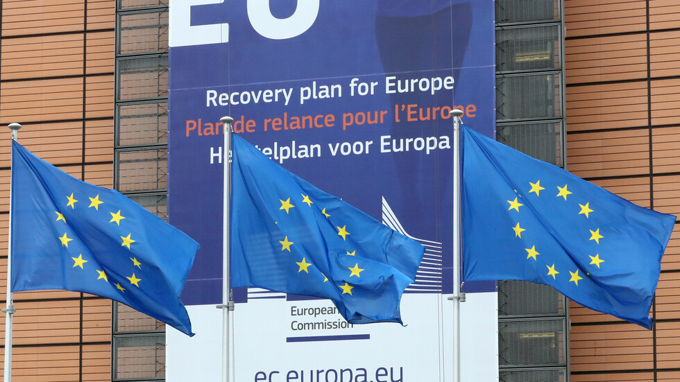 المفوضية الأوروبية تعتزم استثمار 8 مليارات يورو لتحقيق "سيادة رقمية"