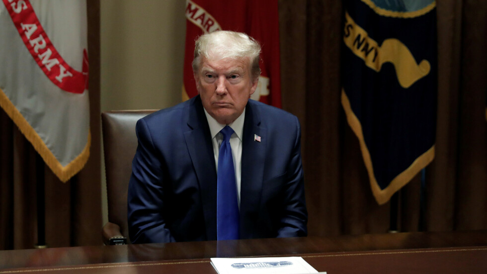 "سال لعاب الصين".."تويتر" يتهم ترامب بنشر فيديو "ملعوب به" لبايدن