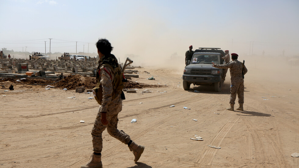 وفد الحكومة اليمنية يصل إلى سويسرا للمشاركة في مفاوضات مع الحوثيين