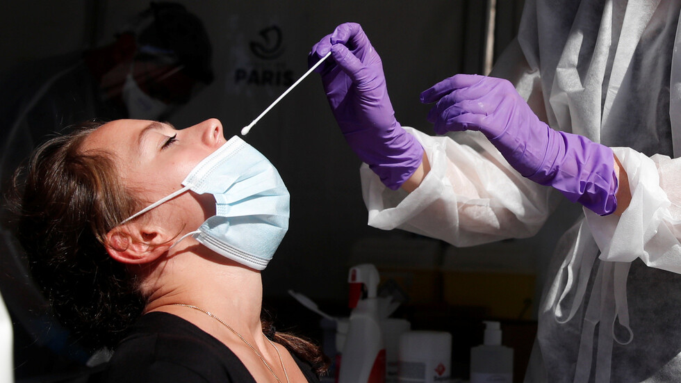 فرنسا تسجل حصيلة يومية قياسية في الإصابات بكورونا