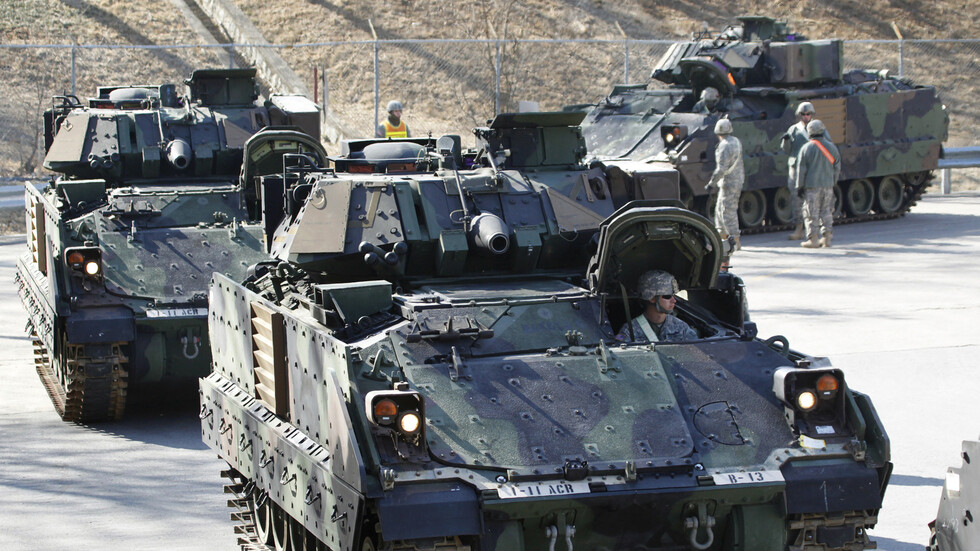 التحالف الدولي يكشف نيته نقل مركبات مشاة قتالية من نوع 