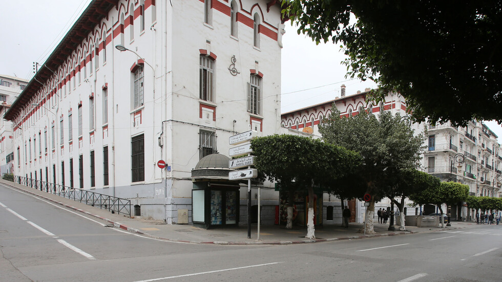 خبير جزائري يستنكر قطع الأنترنت خلال امتحانات البكالوريا ويقول إن فاتورة القطع 1 مليار دولار