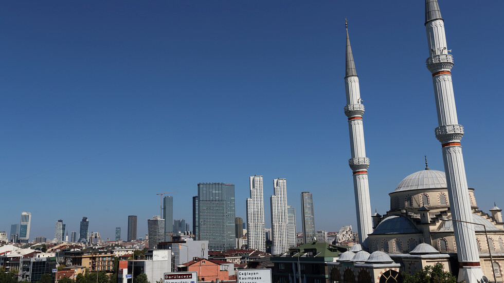 تركيا تتخطى حاجز الـ300 ألف إصابة بفيروس كورونا