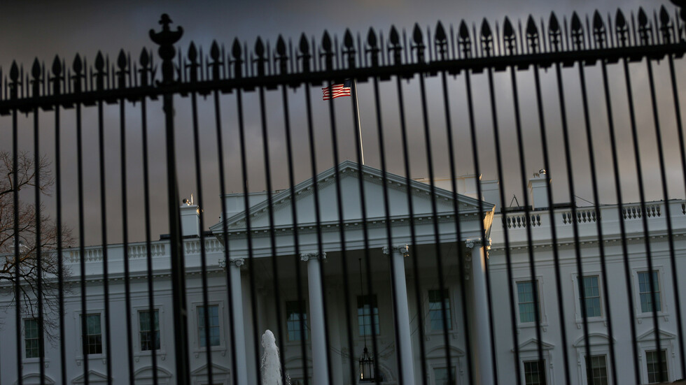 مكتب التحقيقات الفدرالي يحدد مصدر طرد سام تم إرساله إلى ترامب