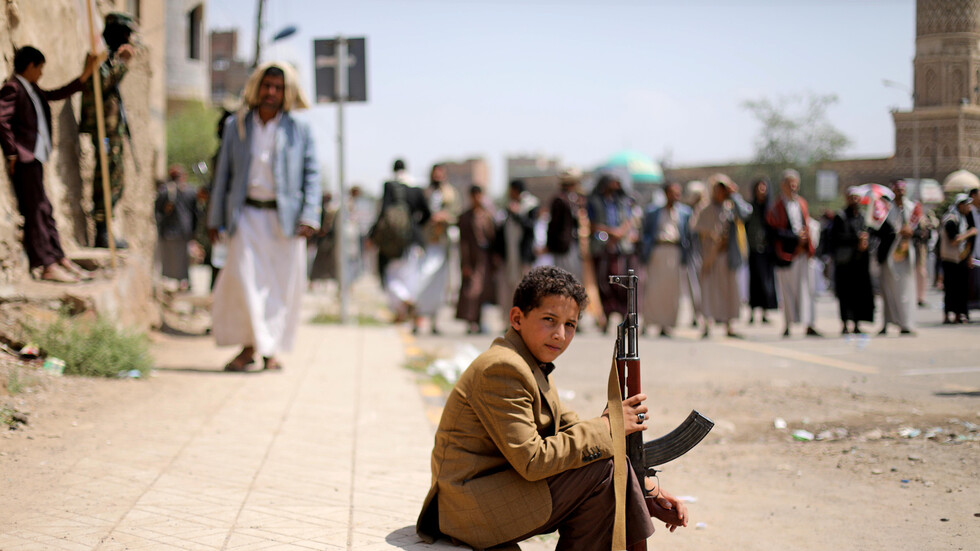 مصادر تكشف عن قضيتين أساسيتين في مفاوضات الحوثيين والحكومة اليمنية بجنيف