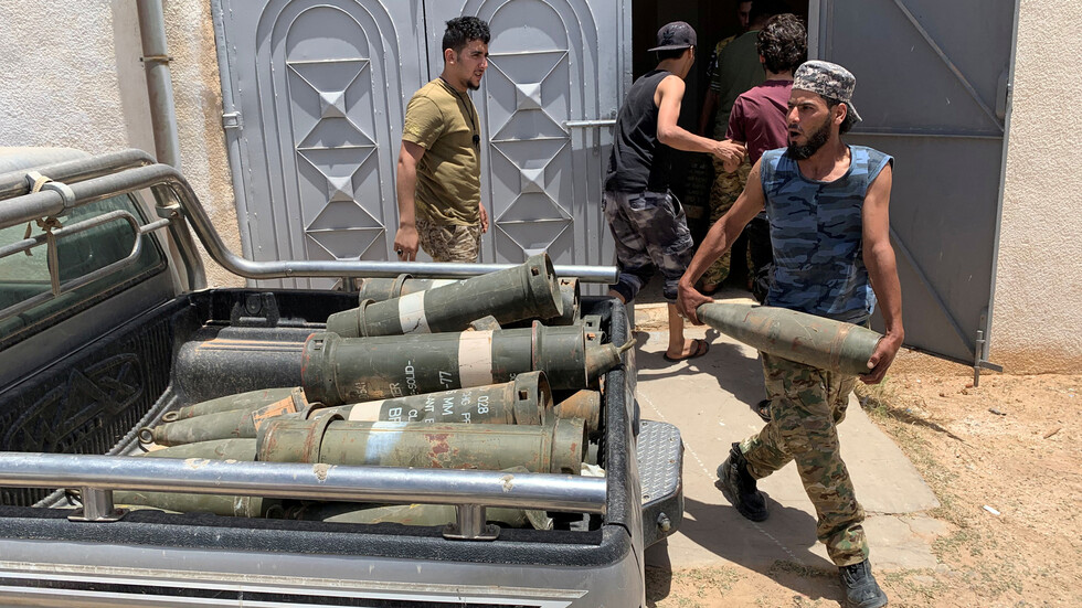 الاتحاد الأوروبي يعاقب مزيدا من الشركات لخرق حظر السلاح على ليبيا