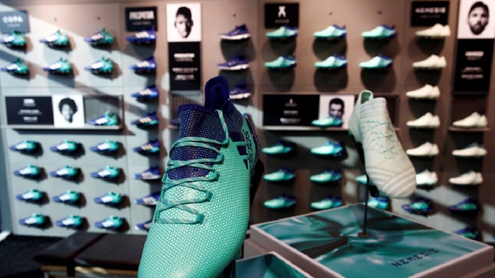 "أديداس" يقفز