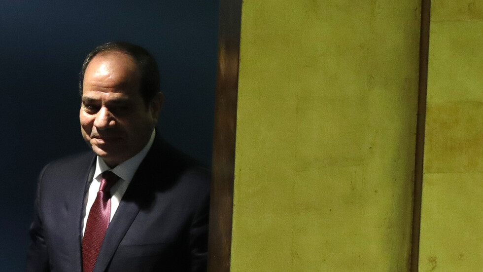 مصر.. السيسي يسمح لـ3 وزراء باستغلال المحاجر والملاحات