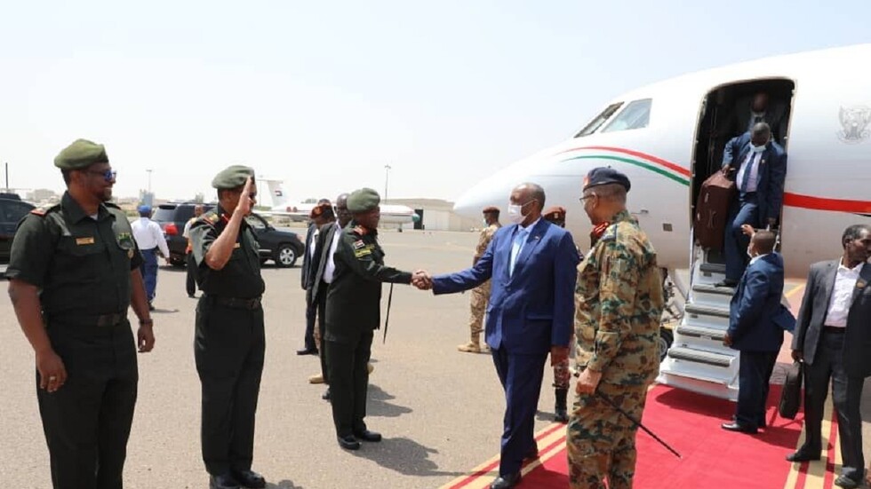 البرهان بحث في الإمارات مع الأمريكيين شطب السودان من القائمة السوداء والسلام العربي الإسرائيلي