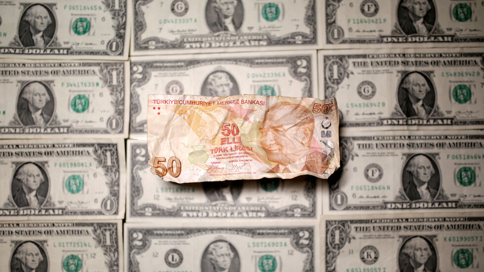 تركيا تتجه نحو كارثة مالية