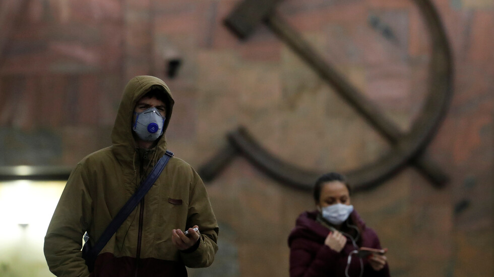 روسيا.. إصابات كورونا اليومية تتخطى الـ7000 وخبراء ينفون وجود موجة ثانية من الوباء