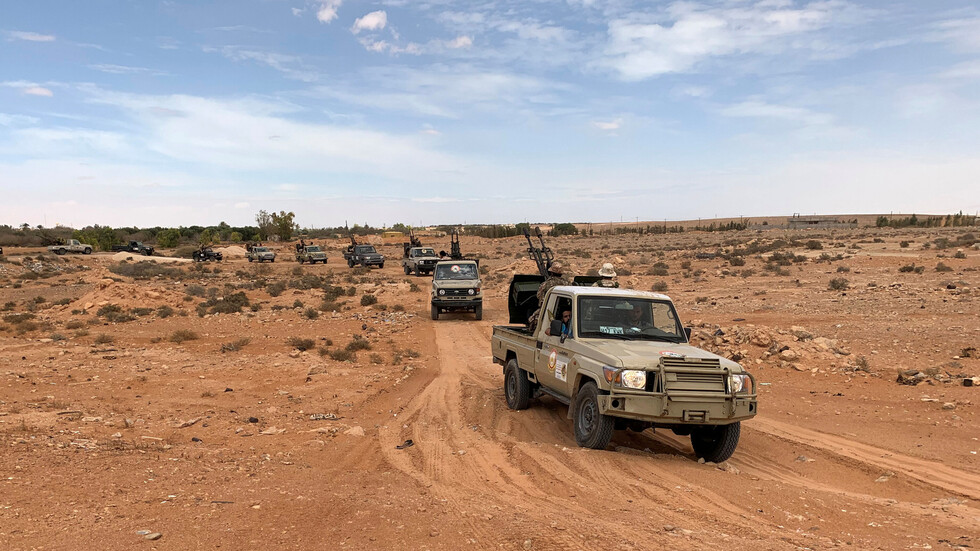 وزير الدفاع في حكومة الوفاق الليبية يحل كتيبتين متنازعتين لأول مرة منذ توقف حرب العاصمة