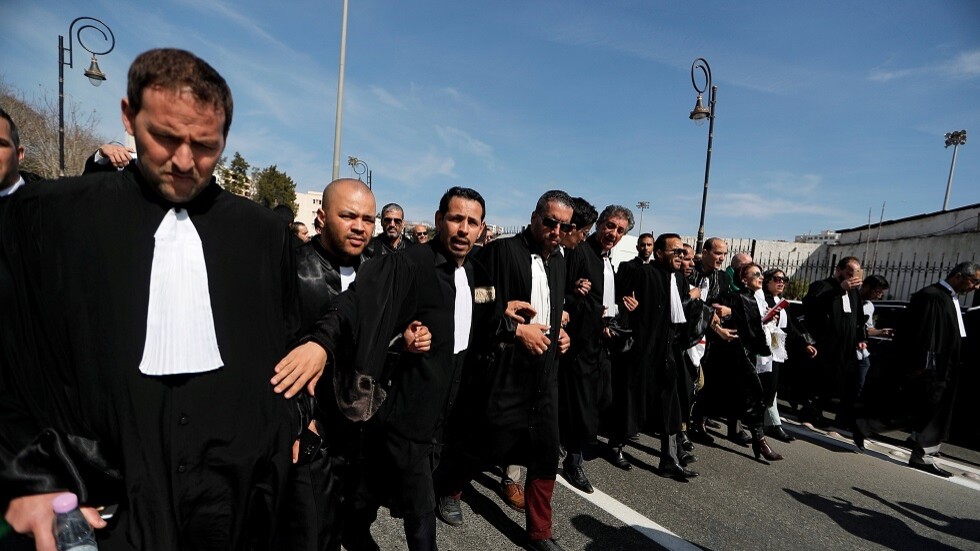 الجزائر.. محامو العاصمة يقاطعون المحاكم