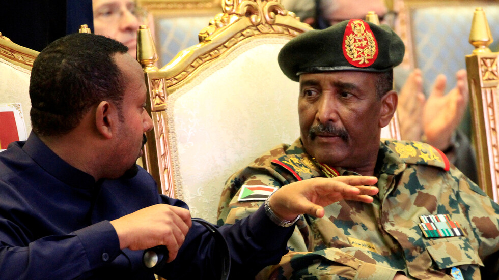 البرهان: ثمة فرصة سانحة لرفع اسم السودان من قائمة الإرهاب ونعمل على اغتنامها