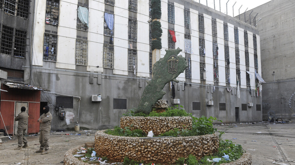 لبنان.. تسجيل 600 إصابة بكورونا في سجني رومية وزحلة