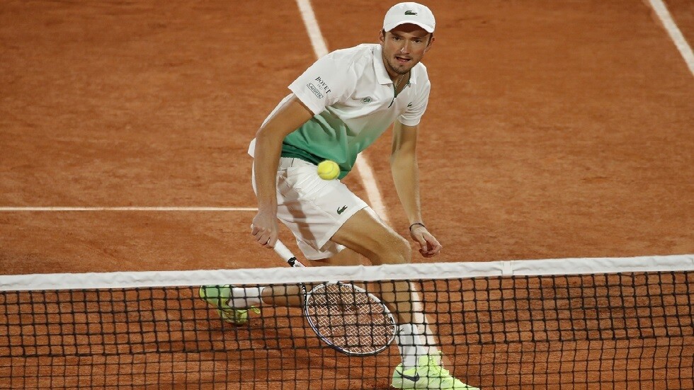 خروج مفاجئ للروسي مدفيديف من رولان غاروس