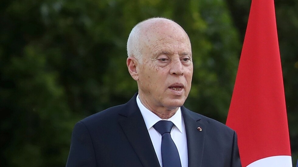 بوقادوم يزور تونس ويعد بزخم جديد للعلاقات التونسية الجزائرية