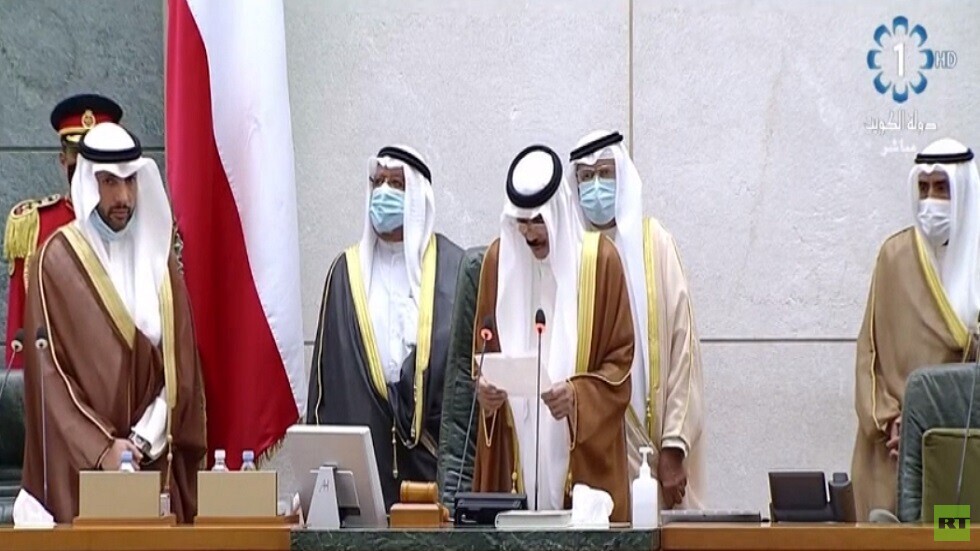 نواف الأحمد يؤدي اليمين أميرا جديدا للكويت