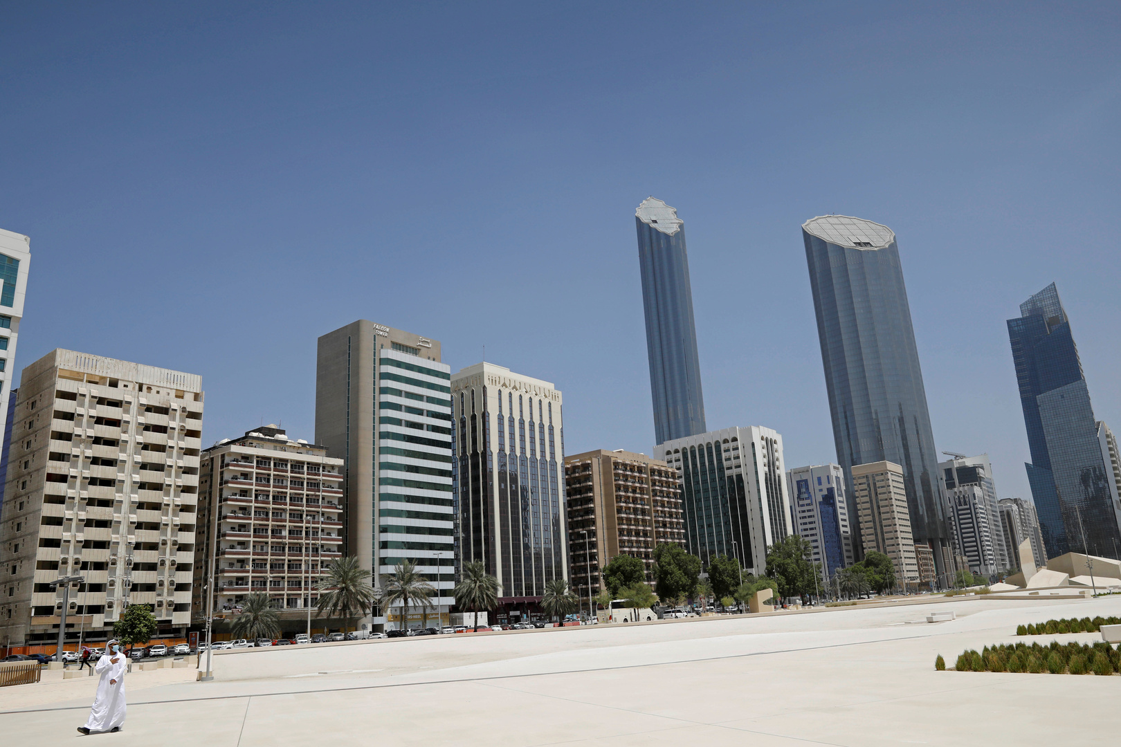 الإمارات تسجل لليوم الثاني أكثر من 500 إصابة جديدة بكورونا