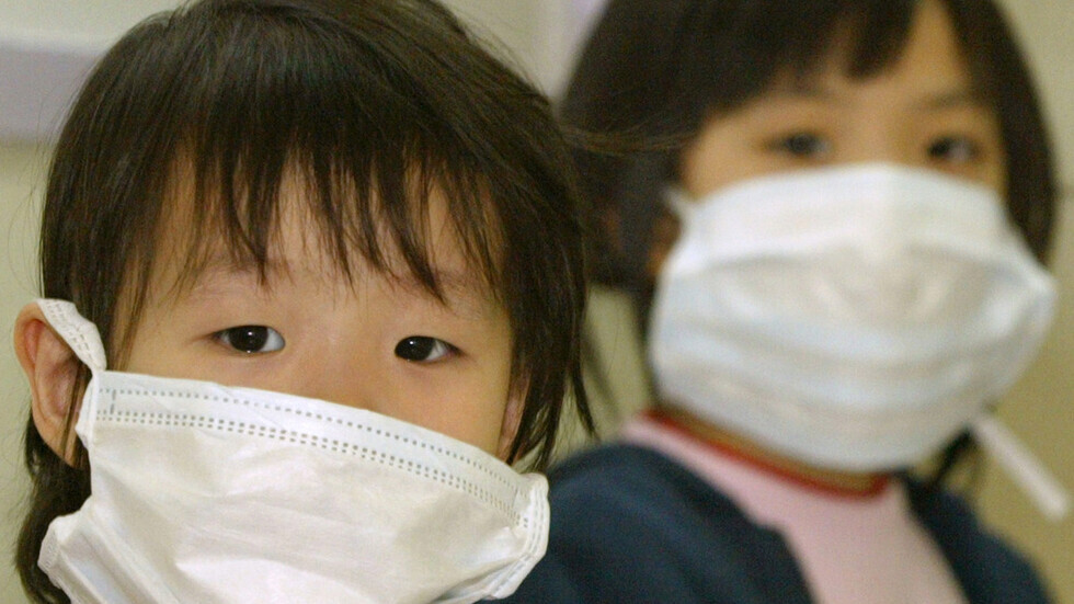 علماء يحددون أعراضا جديدة لفيروس كورونا لدى الأطفال تزامنا مع العام الدراسي