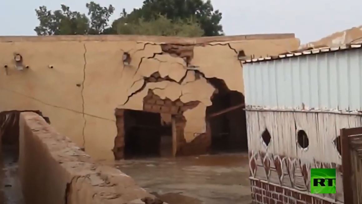 انهيار منازل في السودان بسبب الفيضانات والسلطات تعلن حالة الطوارئ