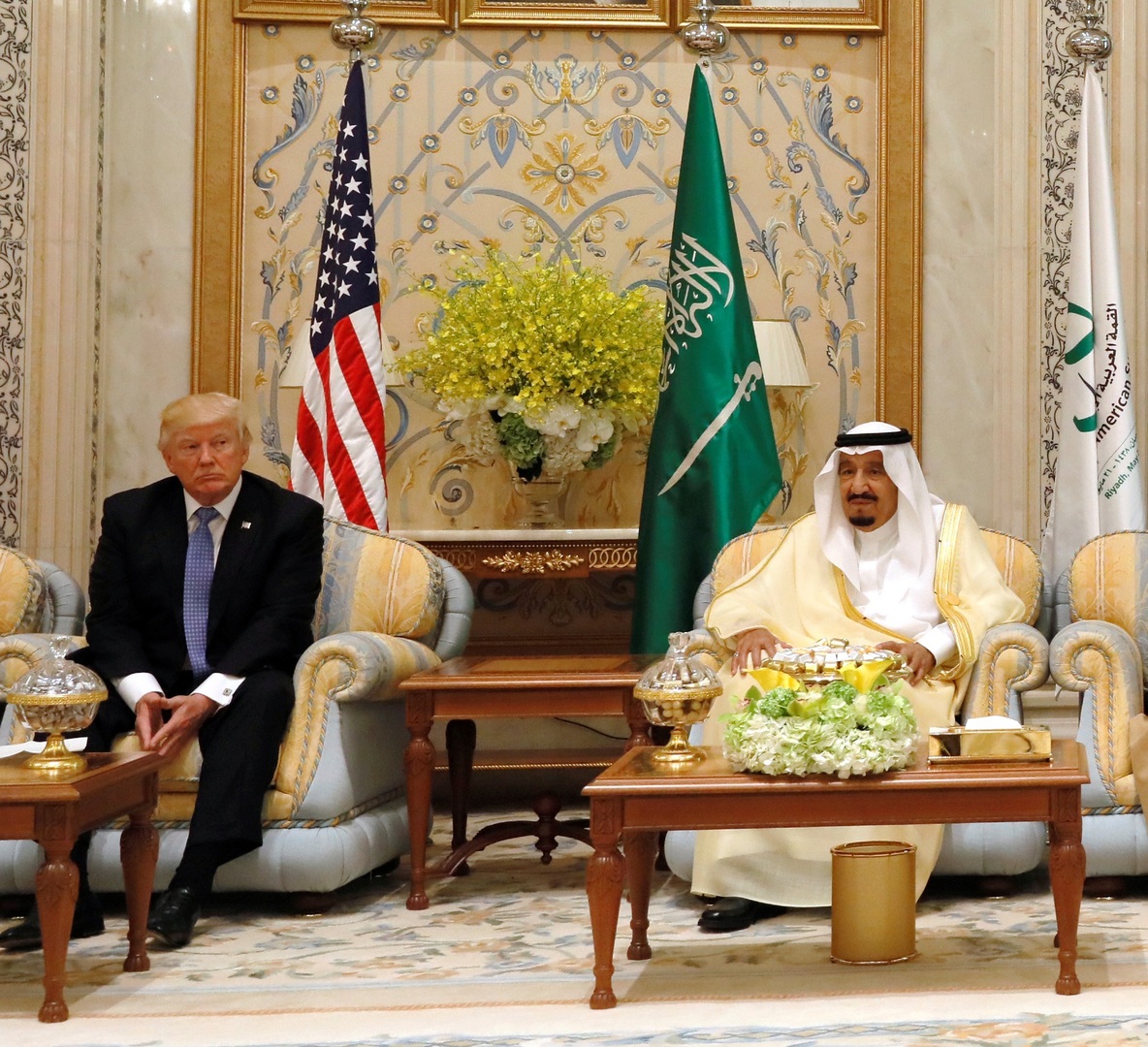 الملك سلمان لترامب: نقدر الجهود الأمريكية وندعم المبادرة العربية للسلام