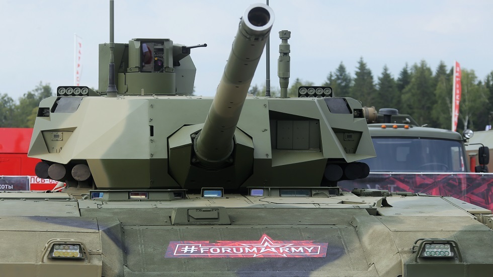 روسيا تختبر دبابات 