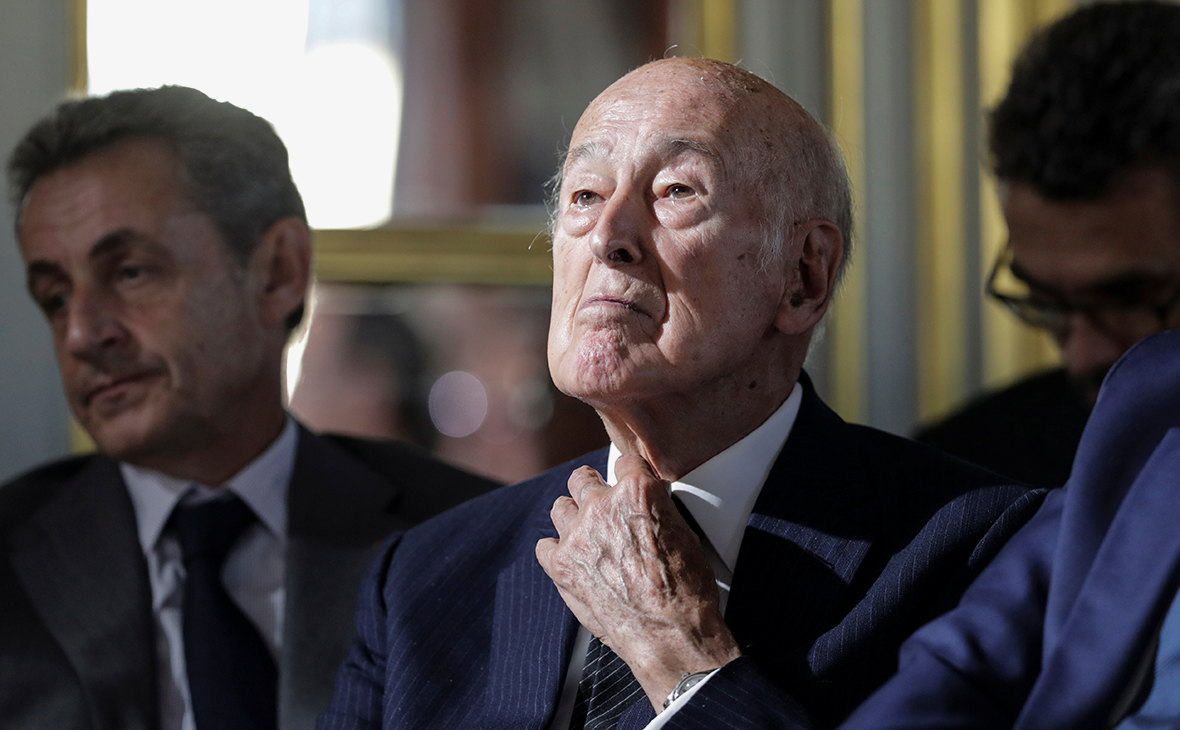 نقل الرئيس الفرنسي الأسبق فاليري جيسكار ديستان إلى المستشفى