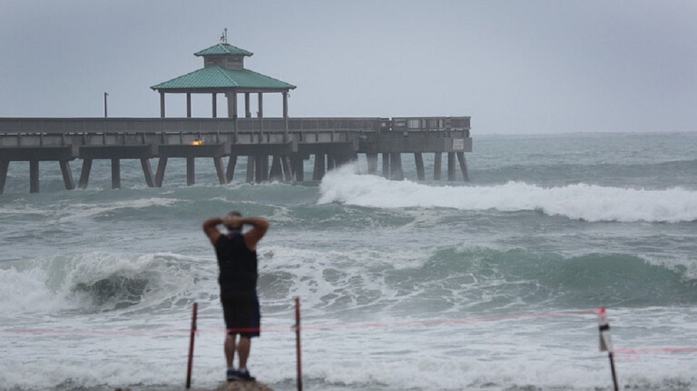 5 عواصف استوائية تضرب المحيط الأطلسي لأول مرة منذ 50 عاما
