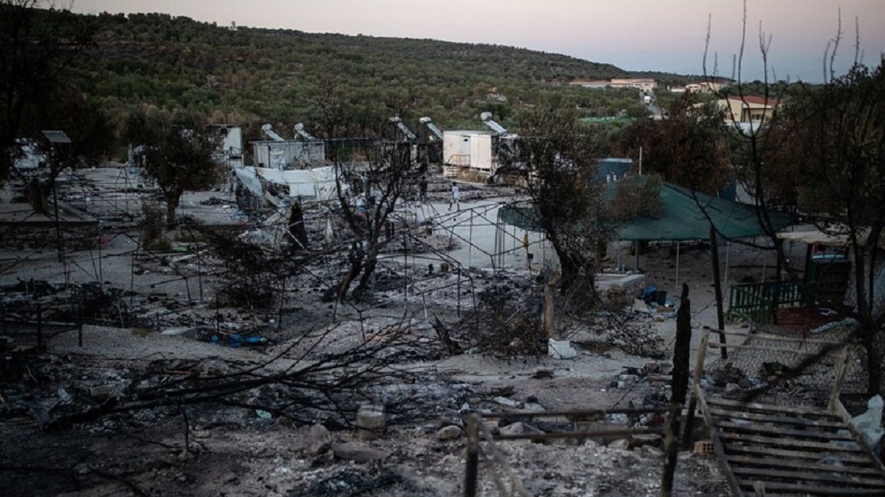 حريق جديد يهدد مخيما للاجئين في جزيرة ساموس اليونانية