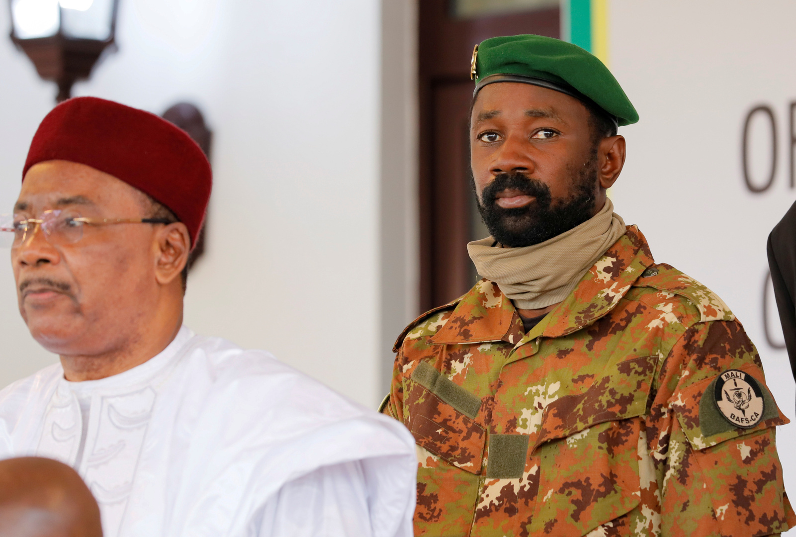 جمهورية مالي تعيّن عسكريا متقاعدا رئيسا انتقاليا للبلاد