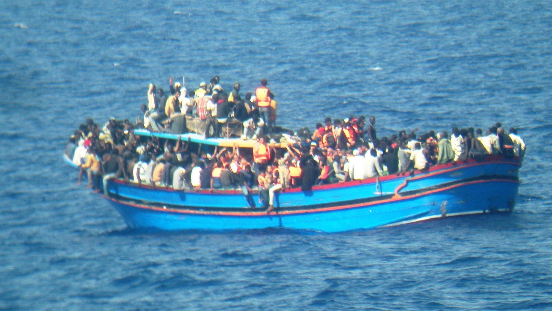 القوات البحرية الجزائرية تنقذ 485 مهاجرا غير نظامي في 4 أيام وتنتشل 10 جثث لغرقى