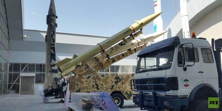الحرس الثوري الإيراني يكشف عن صاروخ جديد يفوق مداه 700 كيلومتر