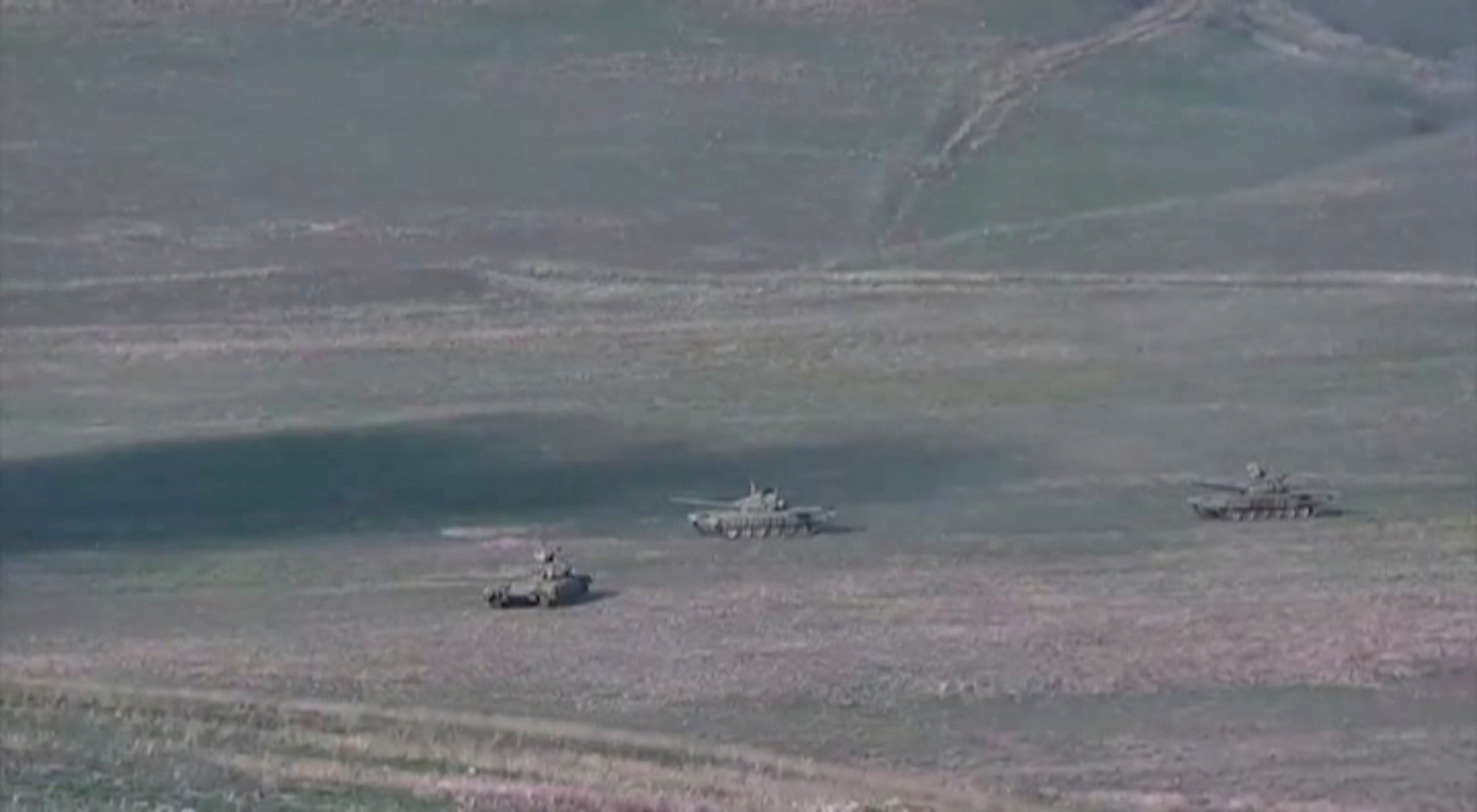 الدفاع الأرمنية: جيش قره باغ صد هجوما بالدبابات من قبل القوات الأذربيجانية