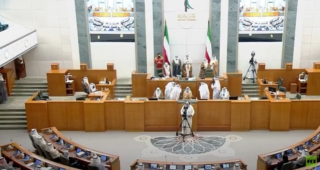 الشيخ نواف الأحمد الجابر الصباح يؤدي اليمين الدستورية أمام مجلس الأمة أميرا للكويت