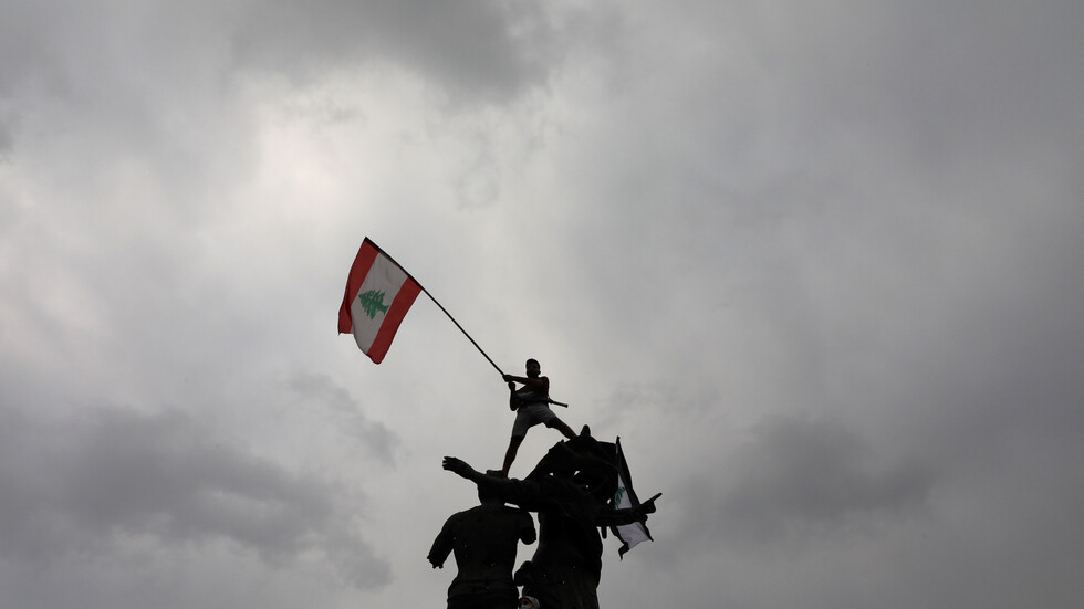 عزل أكثر من 100 بلدة لبنانية بسبب ارتفاع عدد المصابين بكورونا