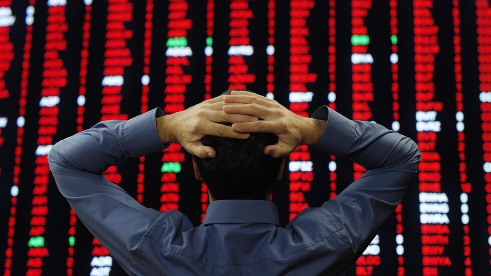 البورصات العالمية تتلون بالأحمر