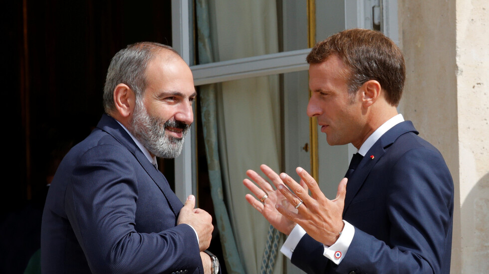 ماكرون وباشينيان يؤكدان عدم جواز مشاركة 