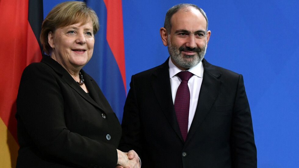 رئيس وزراء أرمينيا يبحث مع ميركل الأوضاع في قره باغ